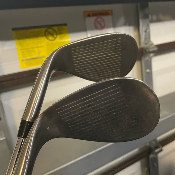 XEI wedges 59 and 65 deg in right hahded 
Steel shafts - Picture 2 of 7